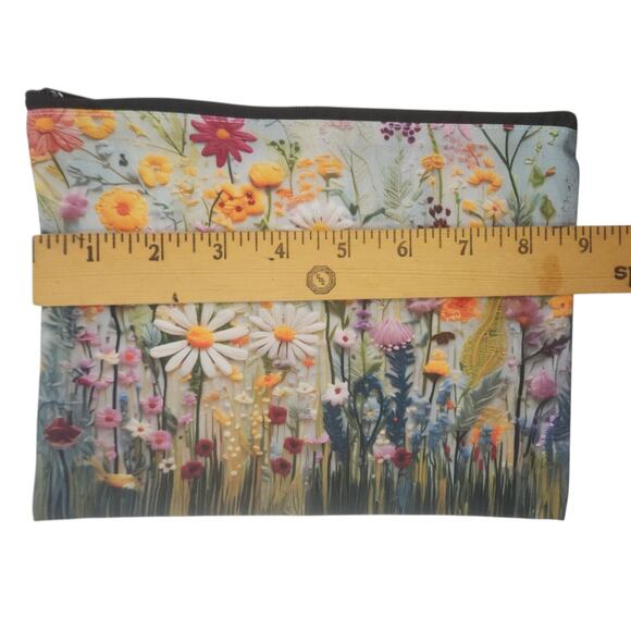 Daisy Floral Cosmetic Bag 7x8 -  Multi-Functional Makeup Pouch - Picture 4 of 9